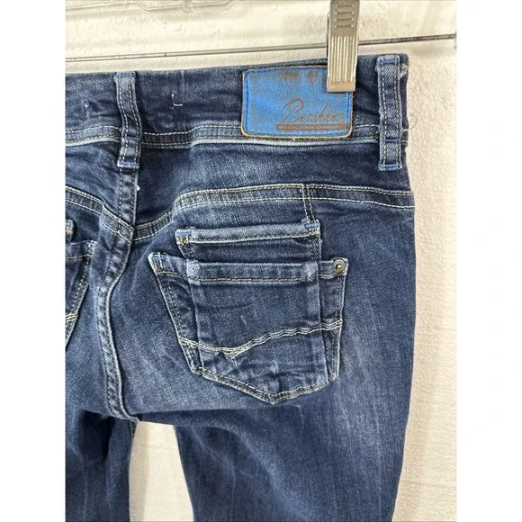 Bershka Jeans Women's EUR 38/US 8 (27x31) Blue Low Rise Straight Distressed - Picture 7 of 13